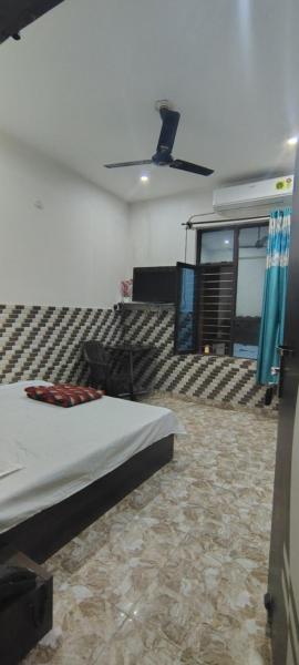 Tushar Guest House